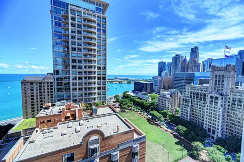 222 E Pearson St #2303, Chicago, IL 60611 photo 17