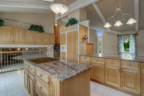 8413 Heather Ct, Burr Ridge, IL 60527 photo 9