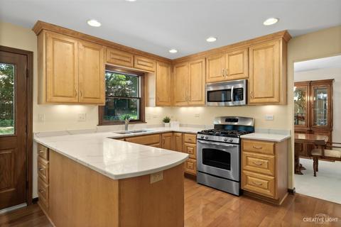 833 Brighton Dr, Wheaton, IL 60189 photo 12