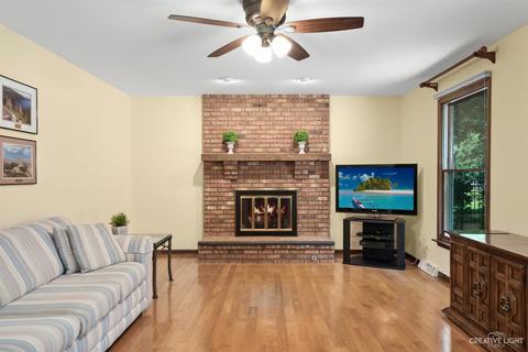 833 Brighton Dr, Wheaton, IL 60189 photo 6