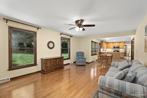 833 Brighton Dr, Wheaton, IL 60189 photo 8