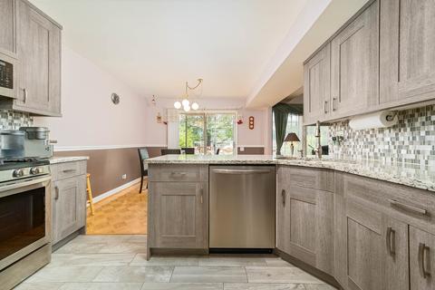381 Monarch Birch Ct, Bartlett, IL 60103 photo 9