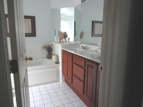 1428 Newcastle Ln, Bartlett, IL 60103 photo 13