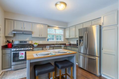 1248 Coldspring Rd, Elgin, IL 60120 photo 4