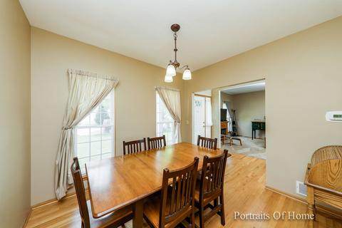2055 Westridge Blvd, Bartlett, IL 60103 photo 6