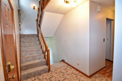 2031 Monday Dr, Elgin, IL 60123 photo 3
