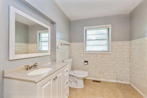 455 N Commonwealth Ave, Elgin, IL 60123 photo 13