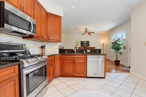 1955 Merlot Ct, Wheeling, IL 60090 photo 11