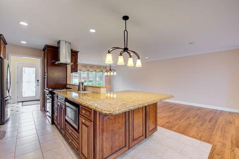1746 E Indigo Ct, Mount Prospect, IL 60056 photo 8