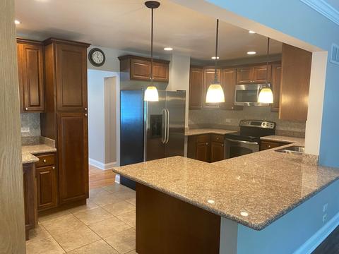 1009 Dell Rd, Northbrook, IL 60062 photo 4