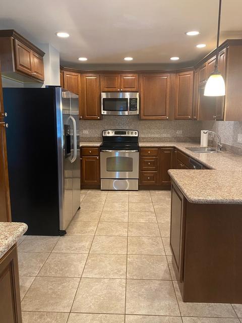 1009 Dell Rd, Northbrook, IL 60062 photo 5