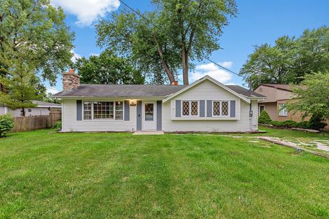 2405 S Riverview Dr, Holiday Hills, IL 60051 photo 1