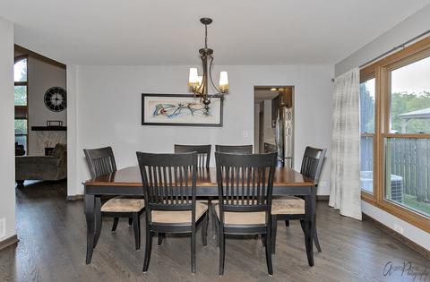 2011 Dorchester Ave, Algonquin, IL 60102 photo 4