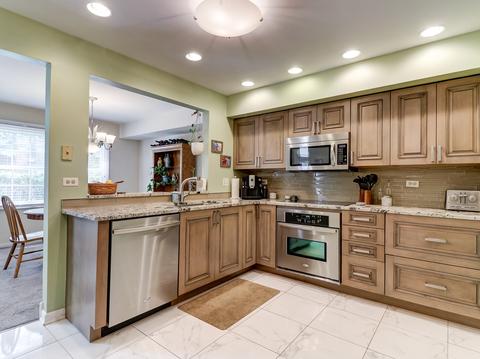 414 E Theodore Ln, Itasca, IL 60143 photo 8