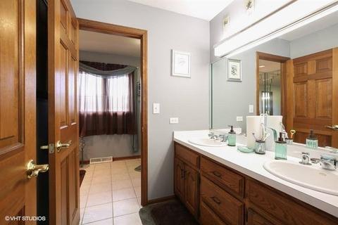1667 185th St, Lansing, IL 60438 photo 9