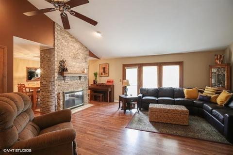 1667 185th St, Lansing, IL 60438 photo 2