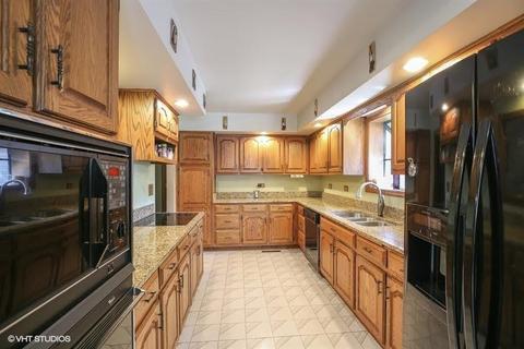 1667 185th St, Lansing, IL 60438 photo 4