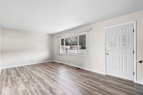 8700 Cranbrook Ln, Bridgeview, IL 60455 photo 5