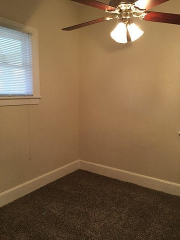 443 Villa St, Elgin, IL 60120 photo 3