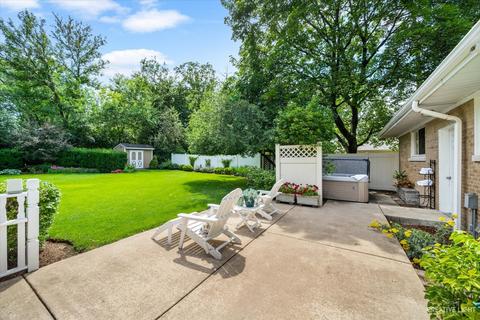 230 Elm St, Wheaton, IL 60189 photo 3