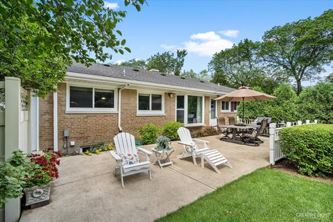 230 Elm St, Wheaton, IL 60189 photo 4