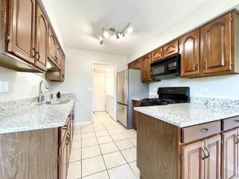 718 Brandon Pl, Wheeling, IL 60090 photo 4