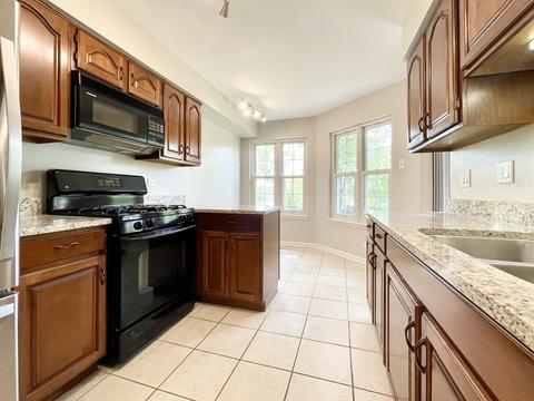 718 Brandon Pl, Wheeling, IL 60090 photo 3