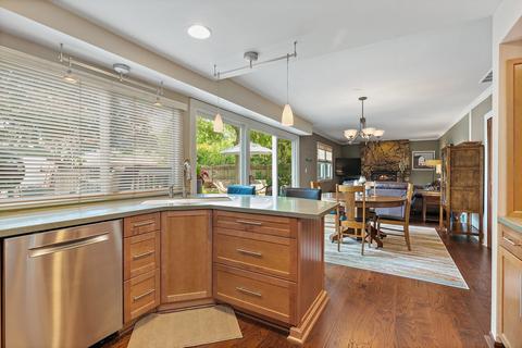 1102 Price Dr, Elgin, IL 60120 photo 5