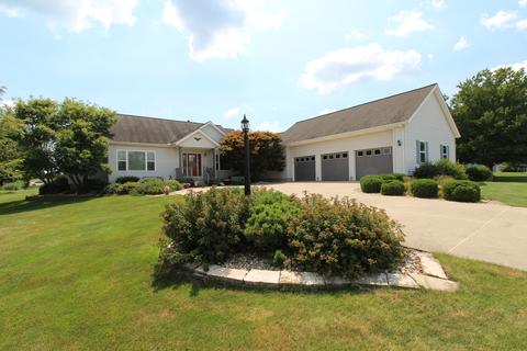 5351 Karen St, Danvers, IL 61732 photo 1