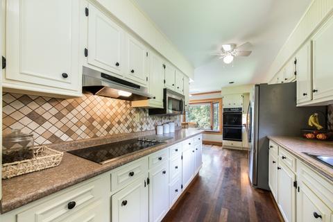 1009 Douglas Rd, Elgin, IL 60120 photo 5