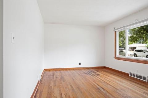 102 W Poplar St, Normal, IL 61761 photo 2