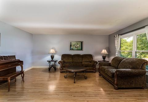 409 Simone Dr, Des Plaines, IL 60016 photo 3