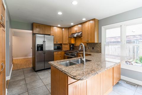 409 Simone Dr, Des Plaines, IL 60016 photo 5