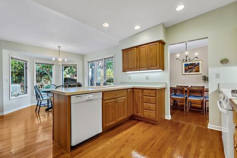 409 Elm St, Glenview, IL 60025 photo 9