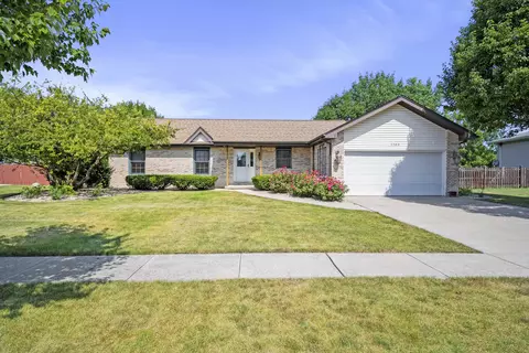 1700 Edgewater Dr, Morris, IL 60450 photo 1