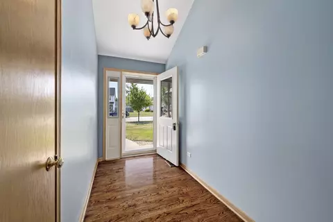 1700 Edgewater Dr, Morris, IL 60450 photo 4