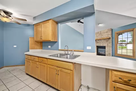 1700 Edgewater Dr, Morris, IL 60450 photo 9