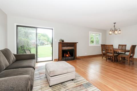 1029 Briarcliffe Blvd, Wheaton, IL 60189 photo 8