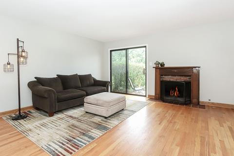 1029 Briarcliffe Blvd, Wheaton, IL 60189 photo 9