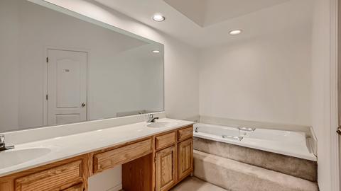 1448 Diamond Dr, Hoffman Estates, IL 60192 photo 18