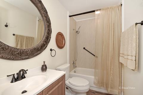 606 Waters Edge Dr #1B, Mchenry, IL 60050 photo 6