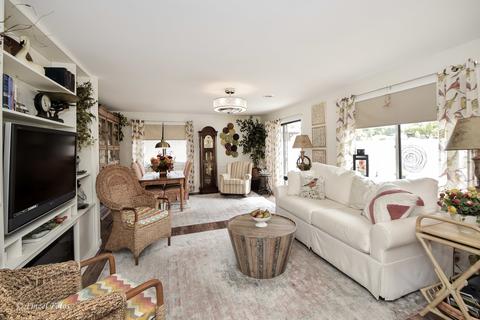606 Waters Edge Dr #1B, Mchenry, IL 60050 photo 4