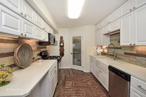 606 Waters Edge Dr #1B, Mchenry, IL 60050 photo 2