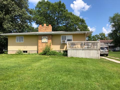 615 Spruce St, Chenoa, IL 61726 photo 1