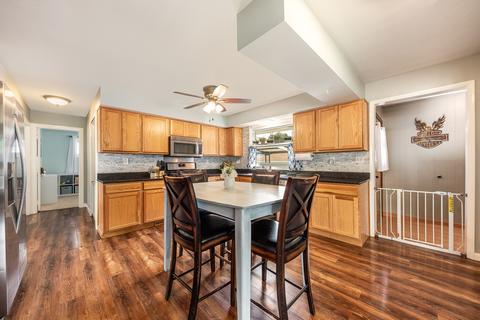 908 Douglas St, Morris, IL 60450 photo 6