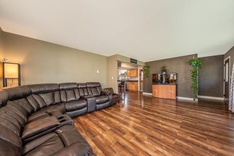 908 Douglas St, Morris, IL 60450 photo 3