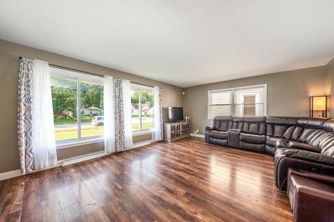 908 Douglas St, Morris, IL 60450 photo 4