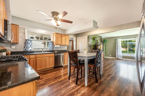 908 Douglas St, Morris, IL 60450 photo 7
