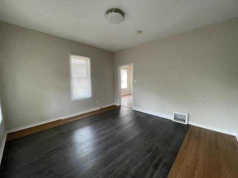 476 Saint Charles St, Elgin, IL 60120 photo 11