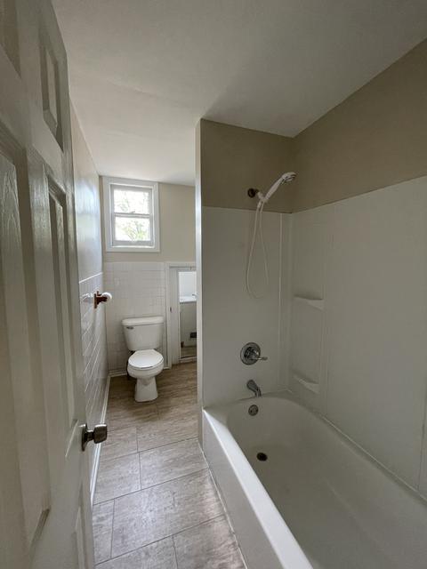 476 Saint Charles St, Elgin, IL 60120 photo 8